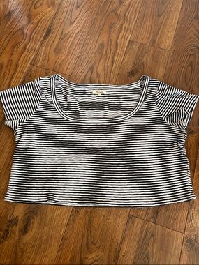 Madewell Black and White Striped Scoop Neck Cropped Tee